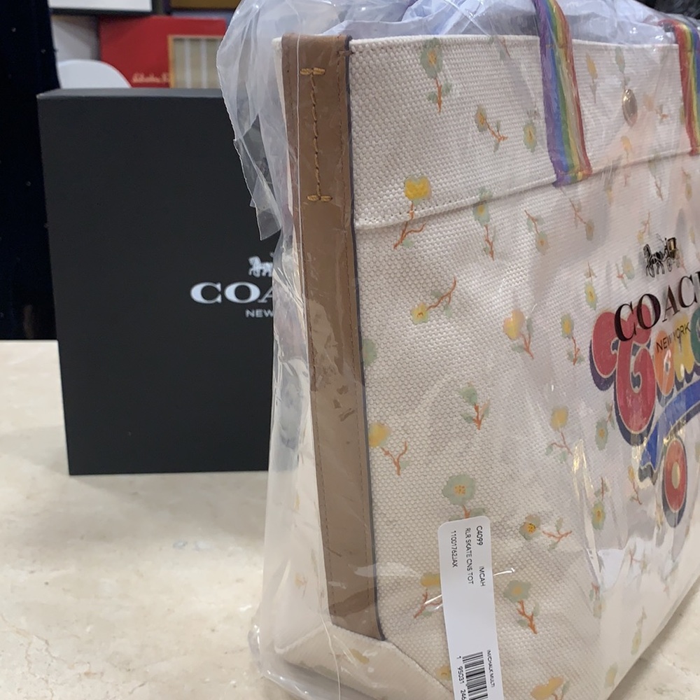 COACH X PRIDE COLLECTION CANVAS AND LEATHER TOTE ROLLER SKATE GRAPHIC PRINT - Picture 9 of 11